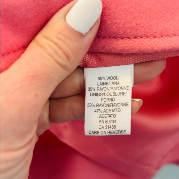 Vintage BCBG pea coat. Barely worn Barbie pink, classic pea coat in wool. - Picture 5 of 5